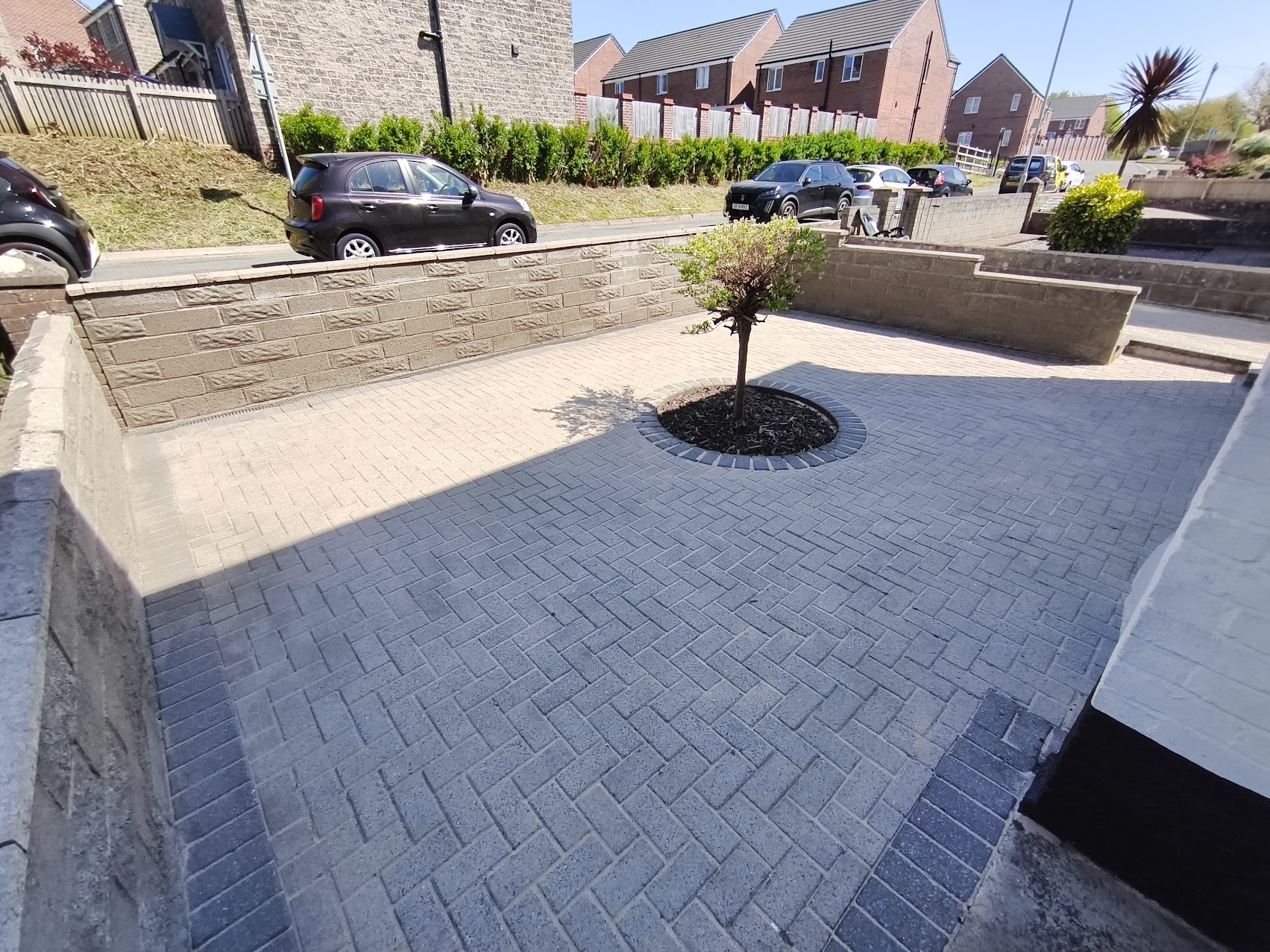 After driveway cleaning: brighter blocks and cleaner finish